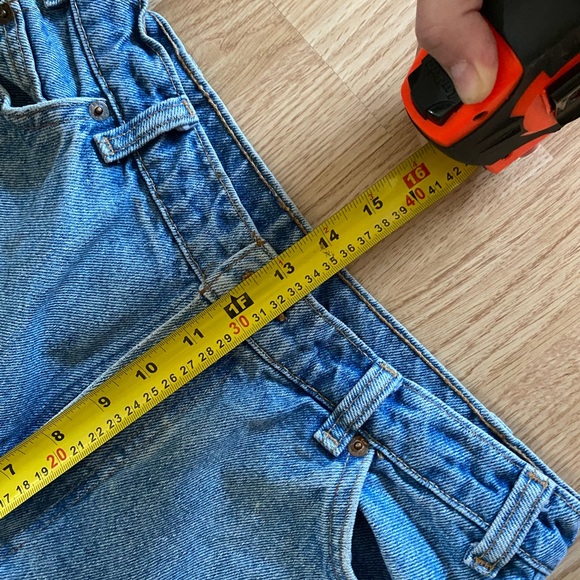 Vintage Levi’s jeans in perfectly distressed condition! - Picture 5 of 7